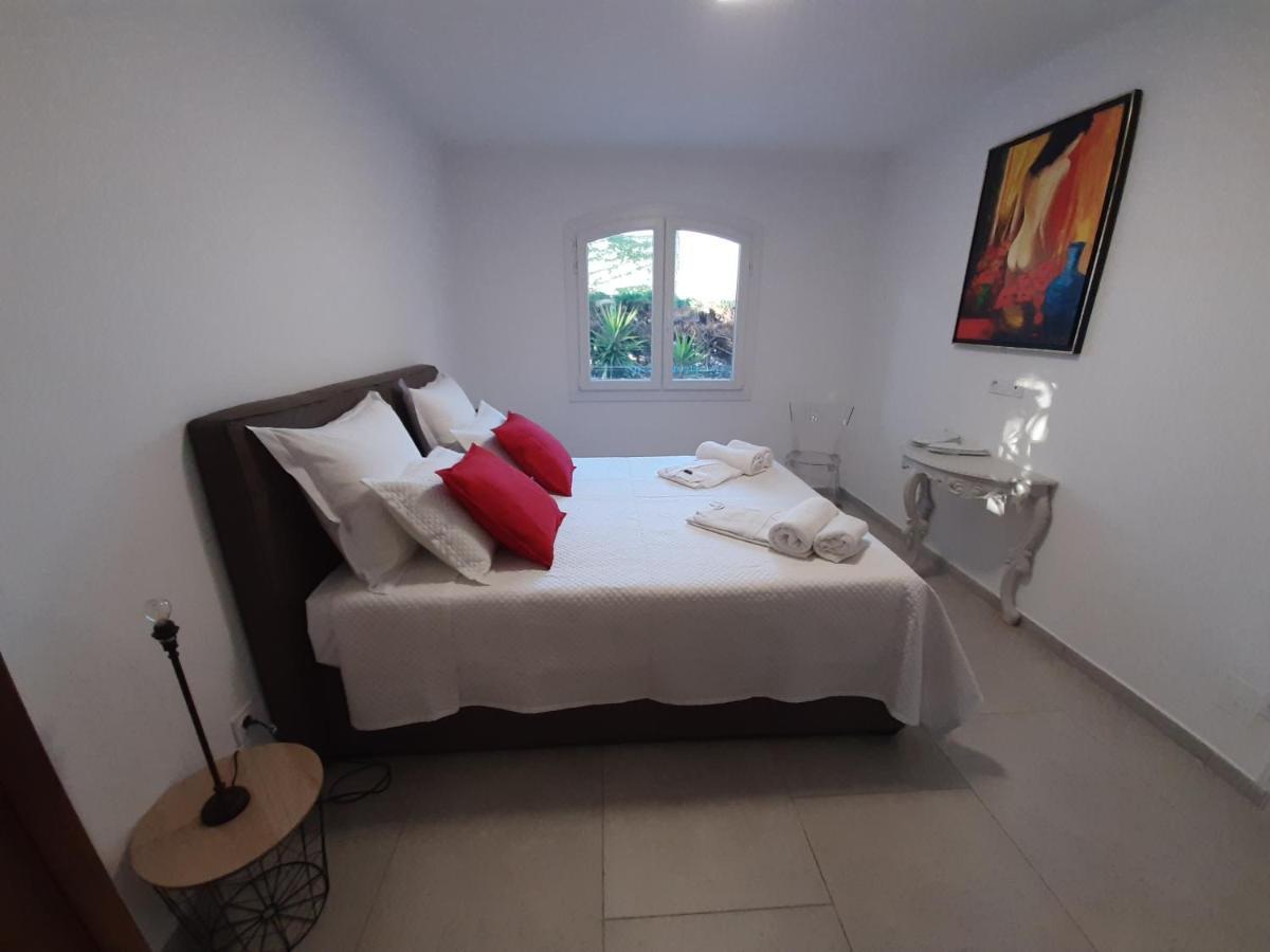 VILLA RASOA chambre LOVE Agde Extérieur photo
